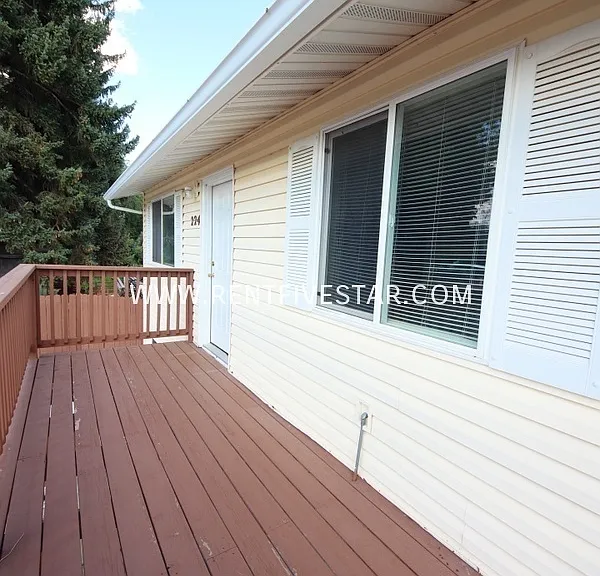 224 Hoffman Ave — Photo 2