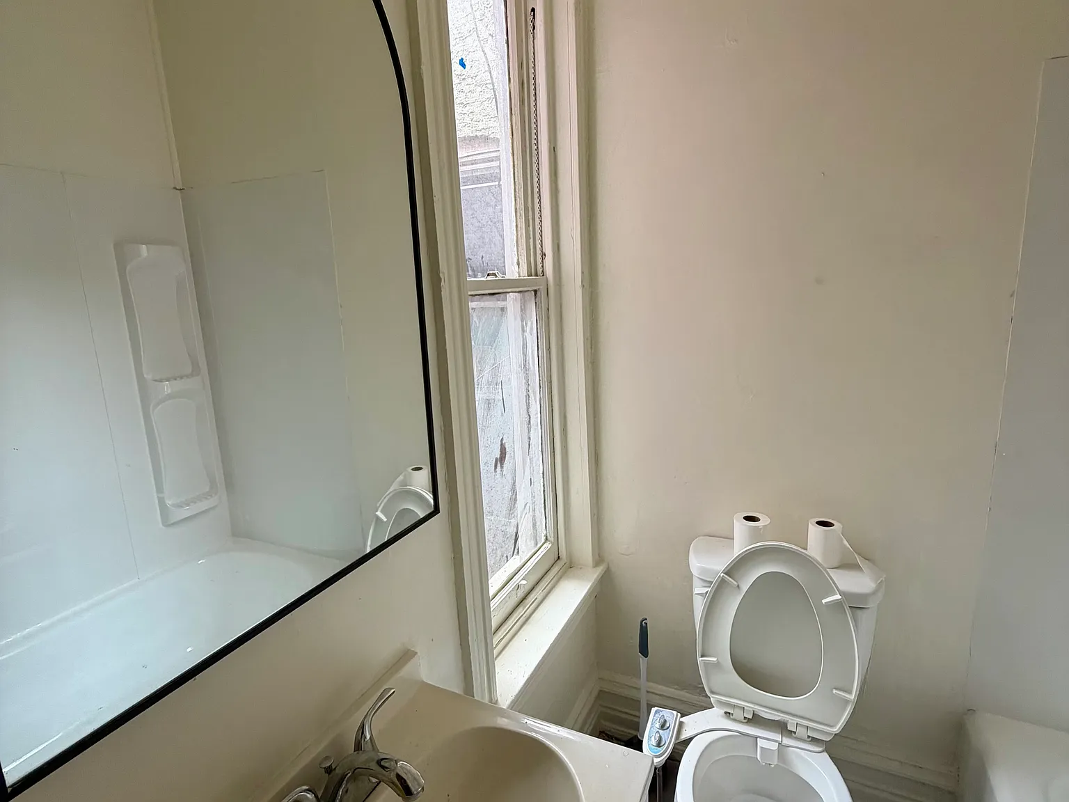1 bed, 1000 sqft, $1,095 — Photo 3