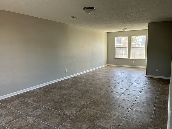 3rd image of 4834 Royal Hills Cv