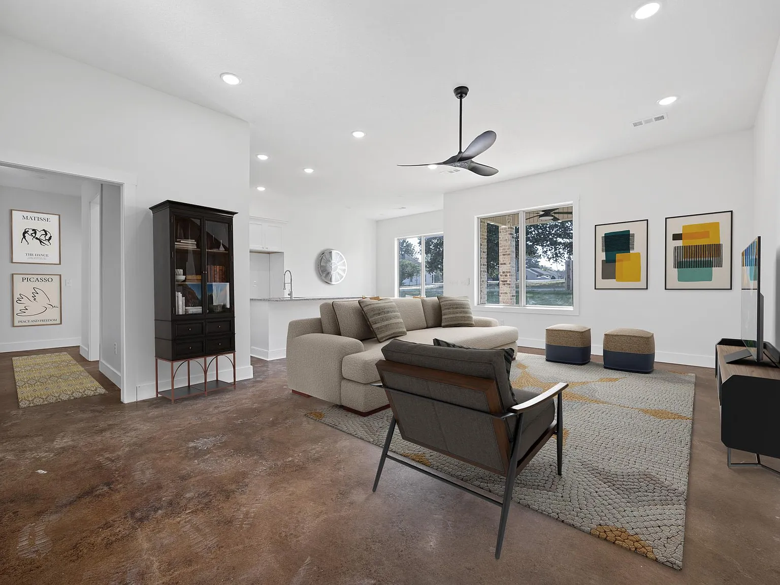 107 Clearwater Dr — Photo 1