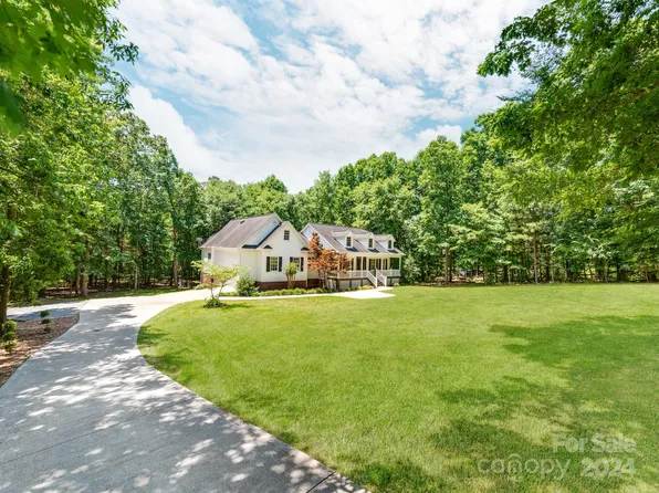 15812 Lawyers Rd, Matthews, NC 28104