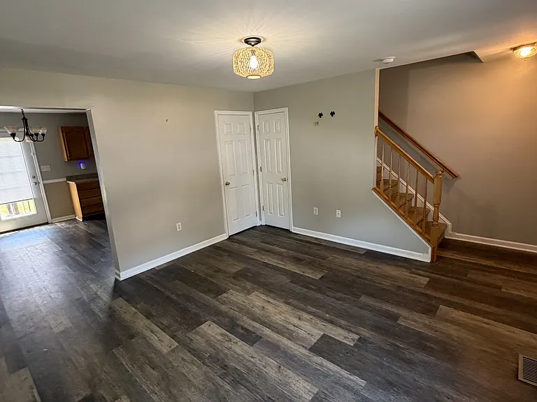 31 Judges Ct #1 — Photo 2
