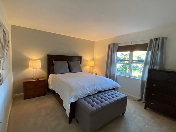 3rd image of 715 20th St APT 103