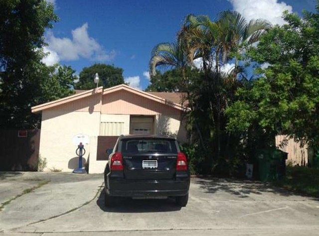 1st image of 19508 NW 55 Circle Pl S