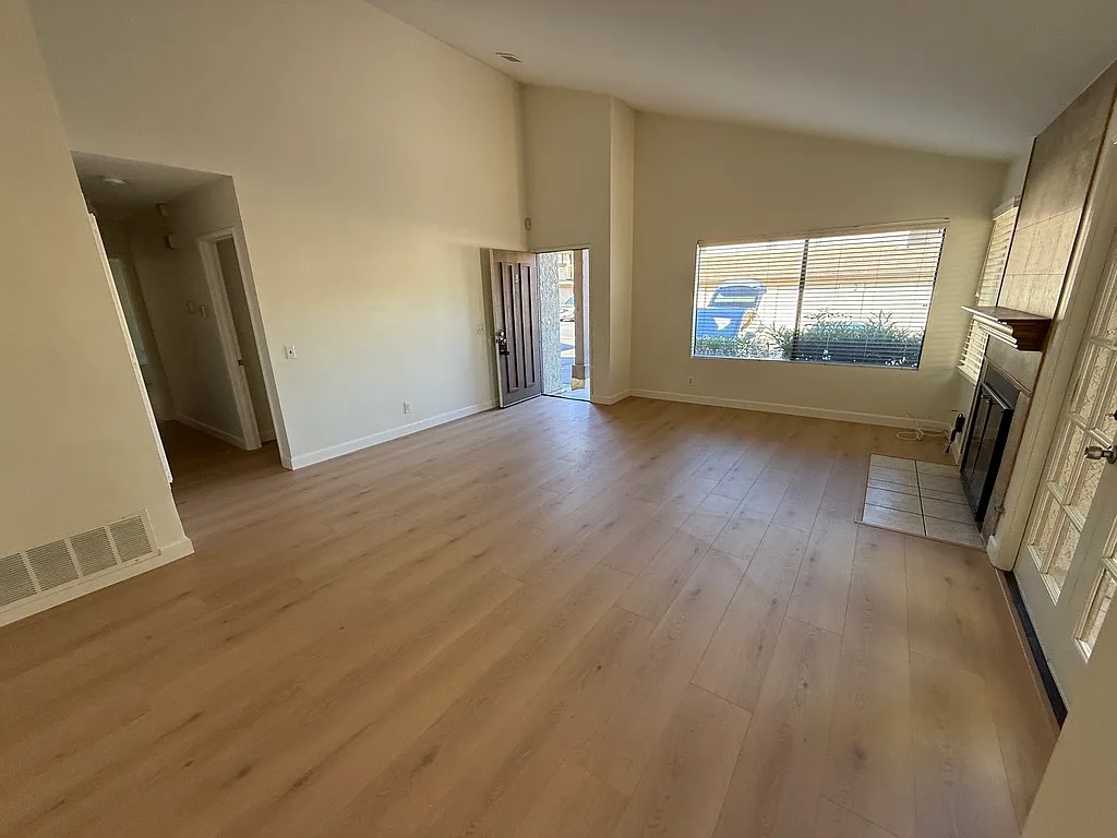 2 bed, 1193 sqft, $3,400 — Photo 3