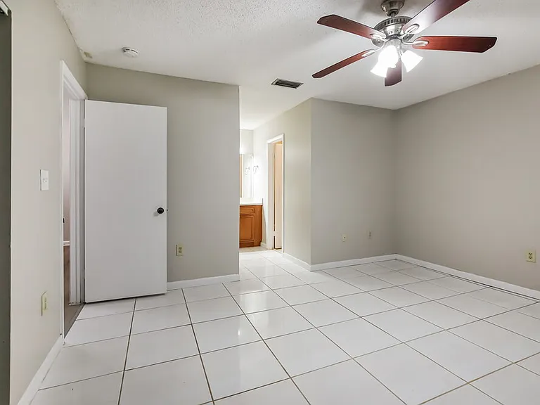 1739 SW 138th Ave — Photo 10
