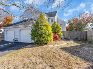 6 Frost Ct, Freehold, NJ 07728