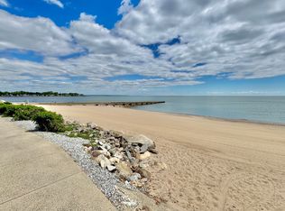 25A Village Rd, Milford, CT 06460