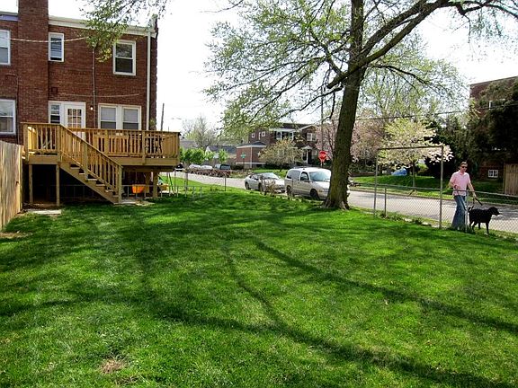 2nd image of 500 E Nelson Ave