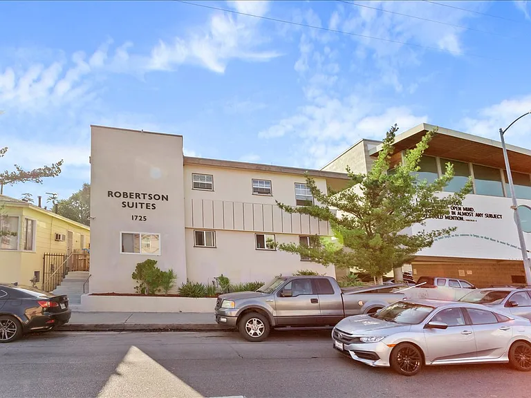 1725 S Robertson Blvd #8 — Photo 3