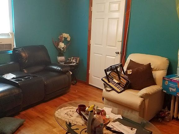 4th image of 644 Saint Lawrence Ave