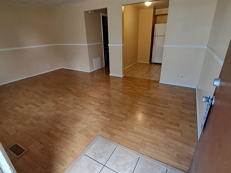 281 E Crestone Ave — Photo 9