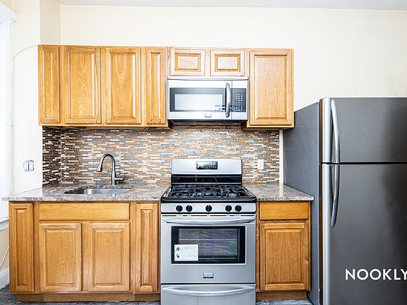 4th image of 238 Wilson Ave #3D