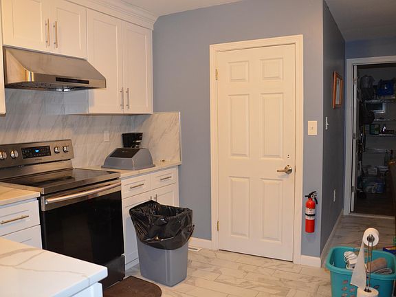 2nd image of 165 Davis St #1