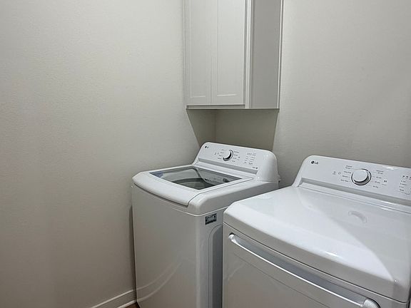 5th image of 623 Cosmos St