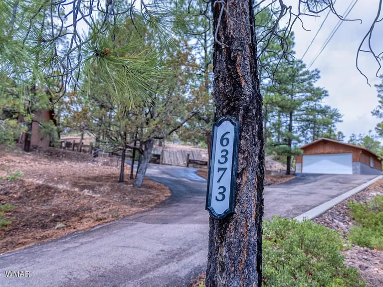6373 Manzanita Dr — Photo 2