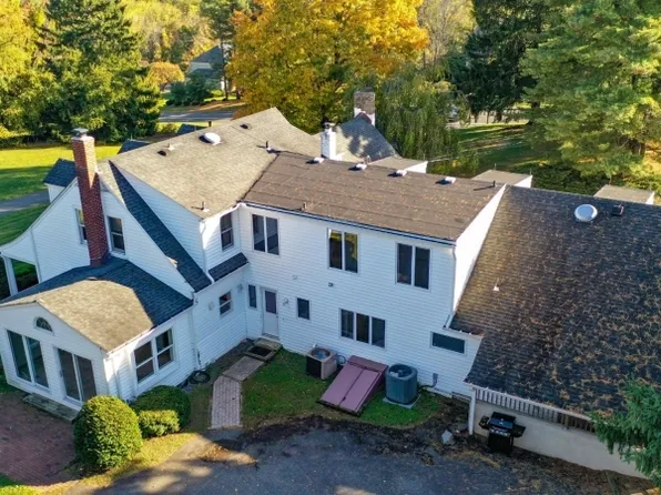 56 Sand Hill Rd, Raritan Twp., NJ 08822