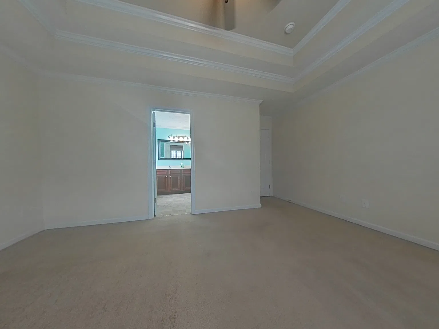 4 bed, 2.5 bath, 1890 sqft, $2,285 — Photo 3