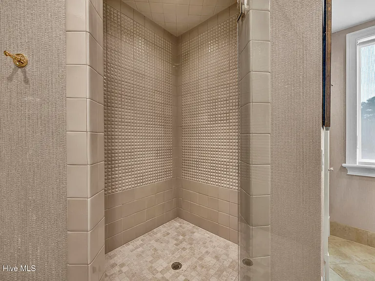 806 Paoli Ct — Photo 32