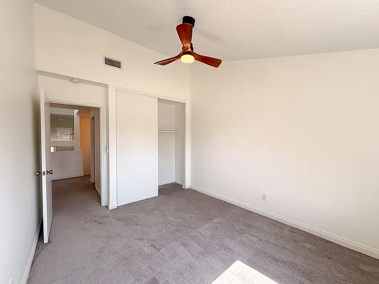 18242 Burbank Blvd #8 — Photo 28