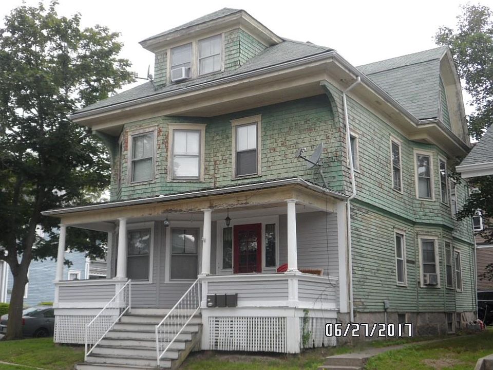 2nd image of 115 Bedford St