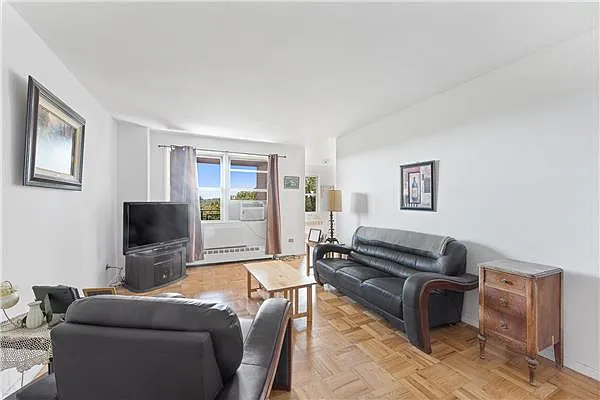 Sold by Exclusive Properties Sotheby's International Realty | media 6