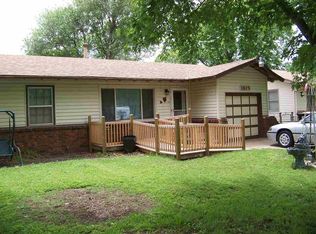 1825 E 52nd St S, Wichita, KS 67216