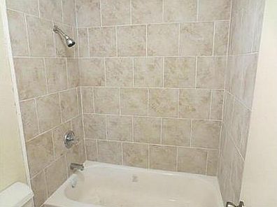 4th image of 1330 Oakbluff Dr