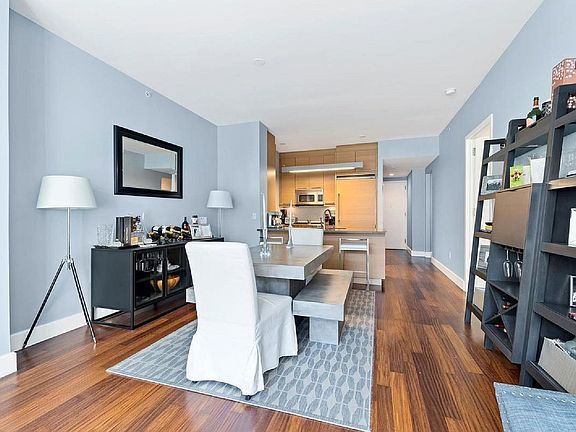 3rd image of 333 E 91st St #4B