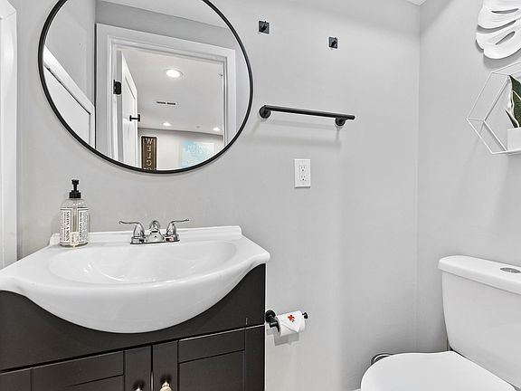 4th image of 815 Perkiomen St #15
