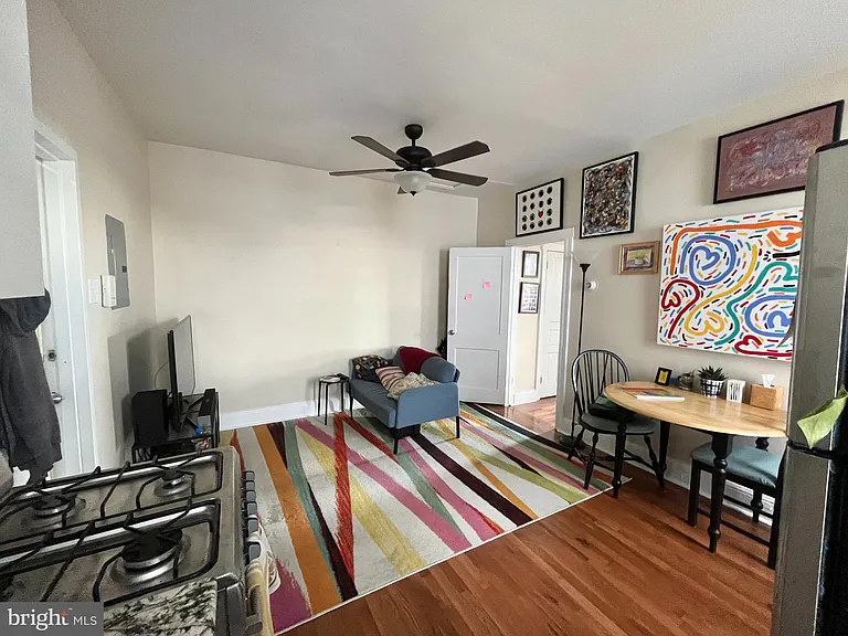 2938 W Oxford St #2R — Photo 5