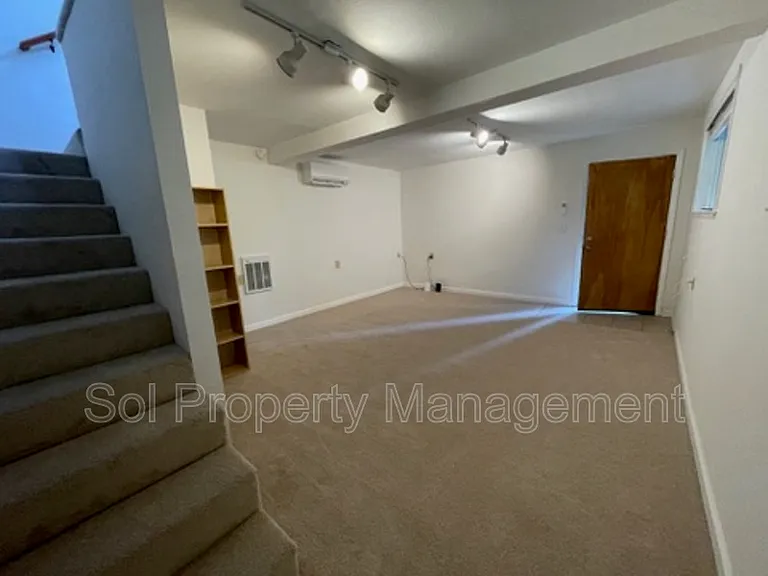 175 S Redwood Dr — Photo 15