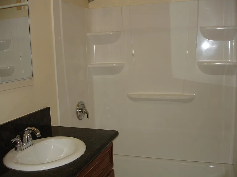 5857 Lynn St — Photo 12