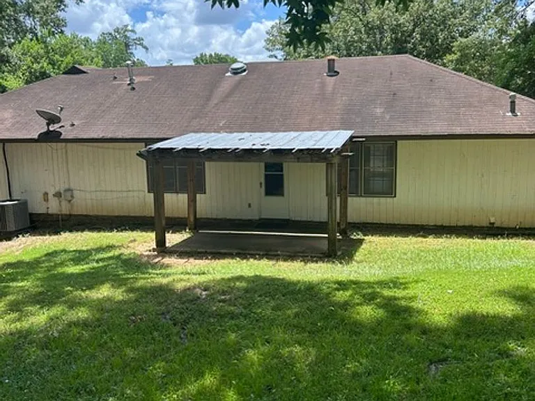 1441 Autumnridge Dr — Photo 2
