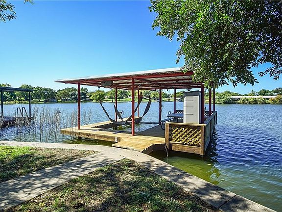5th image of 517 Brazos Harbor Dr