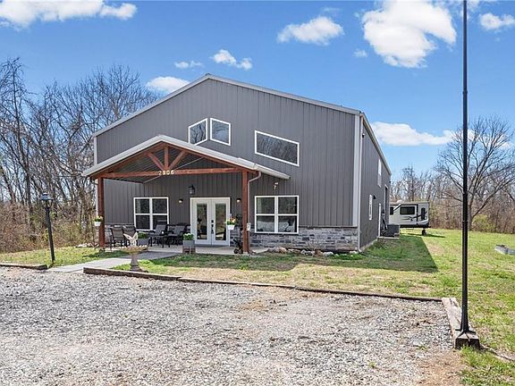 3rd image of 2906 N Twyman Rd