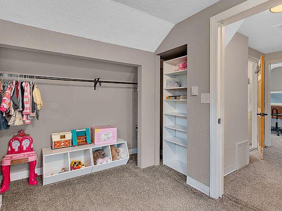 4th image of 521 9th St NW