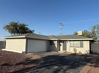 38810 Foxholm Dr, Palmdale, CA 93551