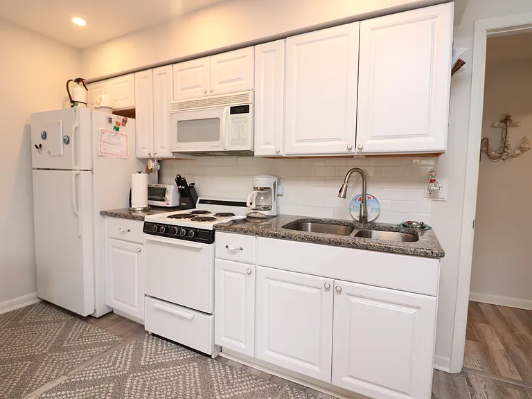 9010 Atlantic Ave #224 — Photo 12