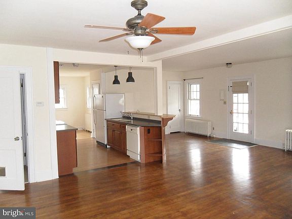 2nd image of 269 E Mount Vernon St
