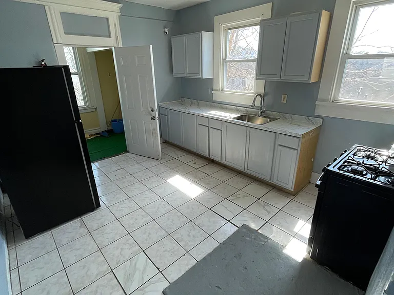 734 S 19th St #3 — Photo 2