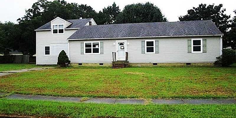1st image of 4013 Penny Ln