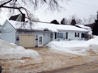 318 Maple St, Munising, MI 49862