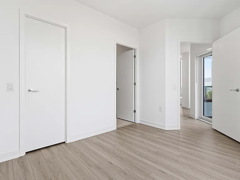 7439 Kingston Rd — Photo 101