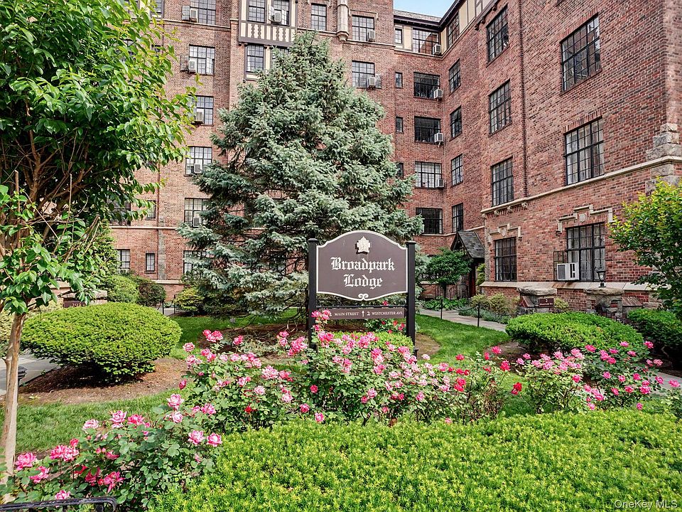 1st image of 2 Westchester Avenue #4J