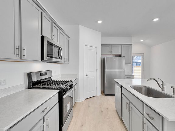 5th image of 117 Soda Cir