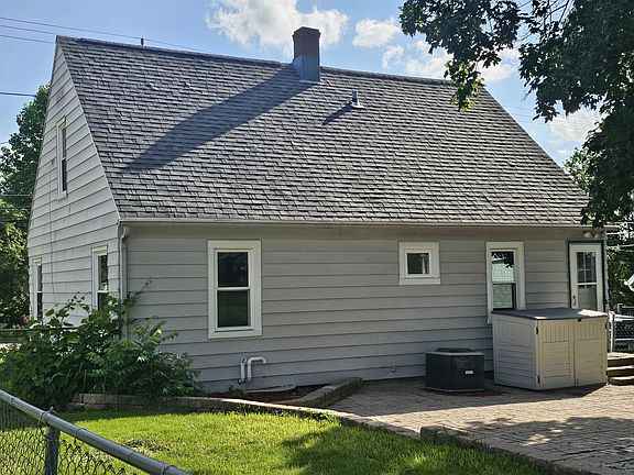 5th image of 410 W Main St