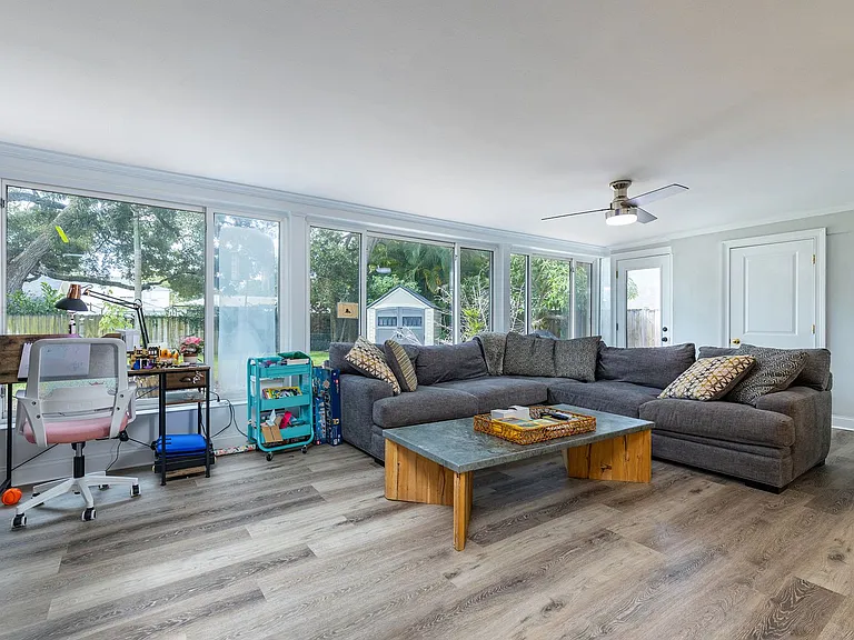 4116 W Leona St — Photo 5