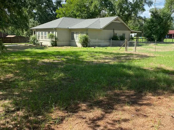 30 Phelps Slab Rd, Huntsville, TX 77340