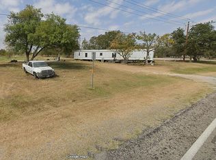 9574 N State Highway 80, Leesville, TX 78122